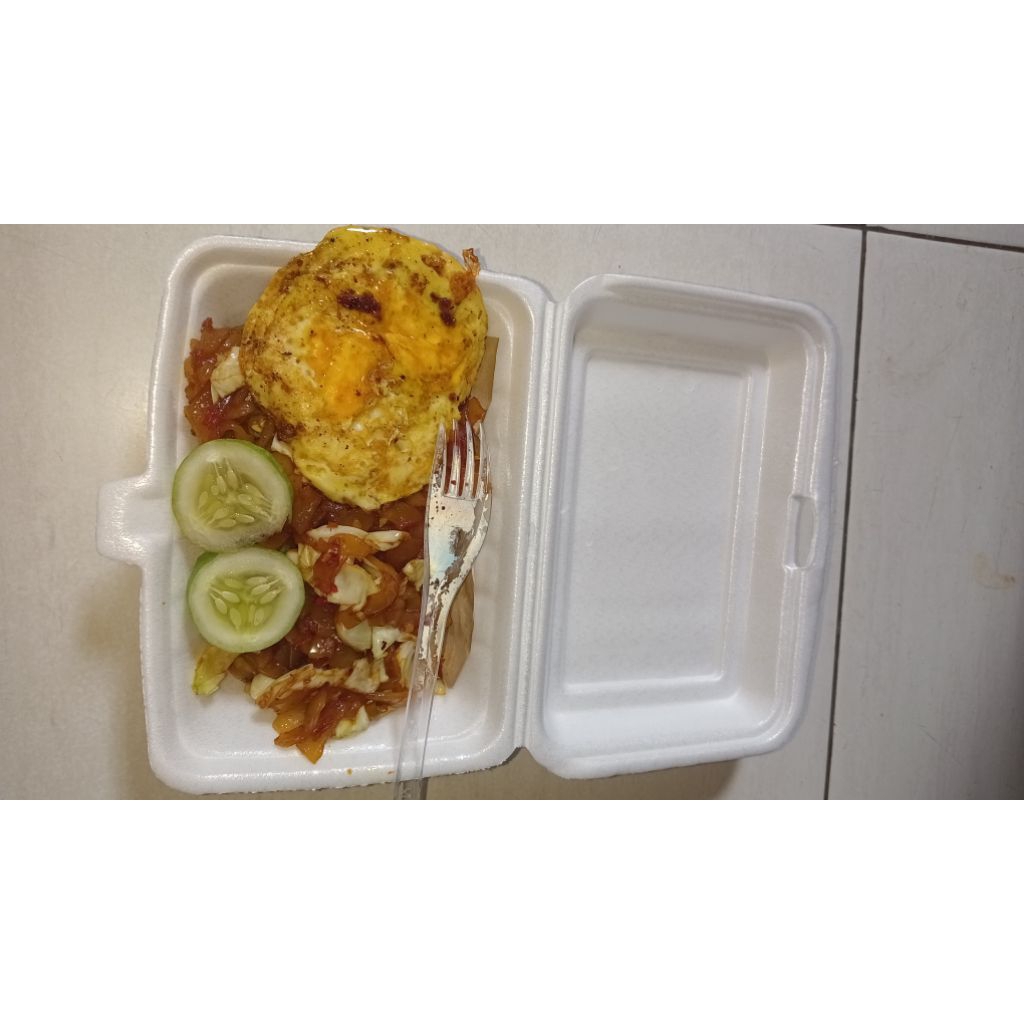 

kwetiau goreng telur matang