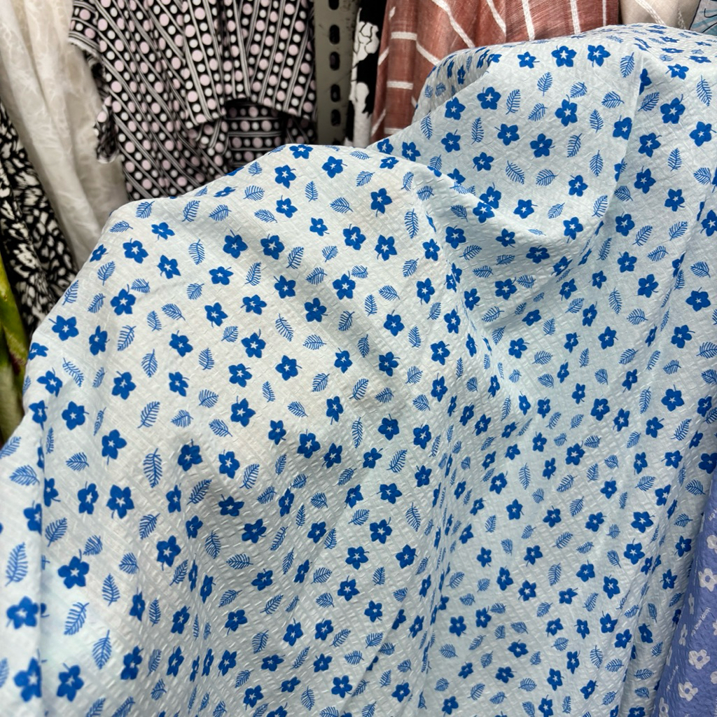 Kain Katun Motif Bunga Kecil Premium – Katun Paris Crinkle Ori Cocok untuk Gamis, Dress, Atasan