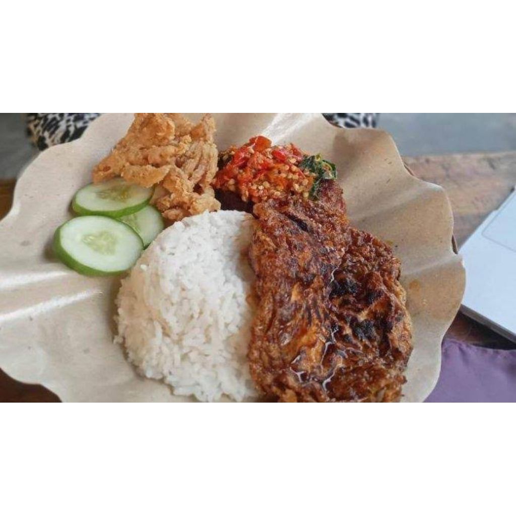

Nasi Ayam Geprek Sambal HITAM Halal Food By. Mirza