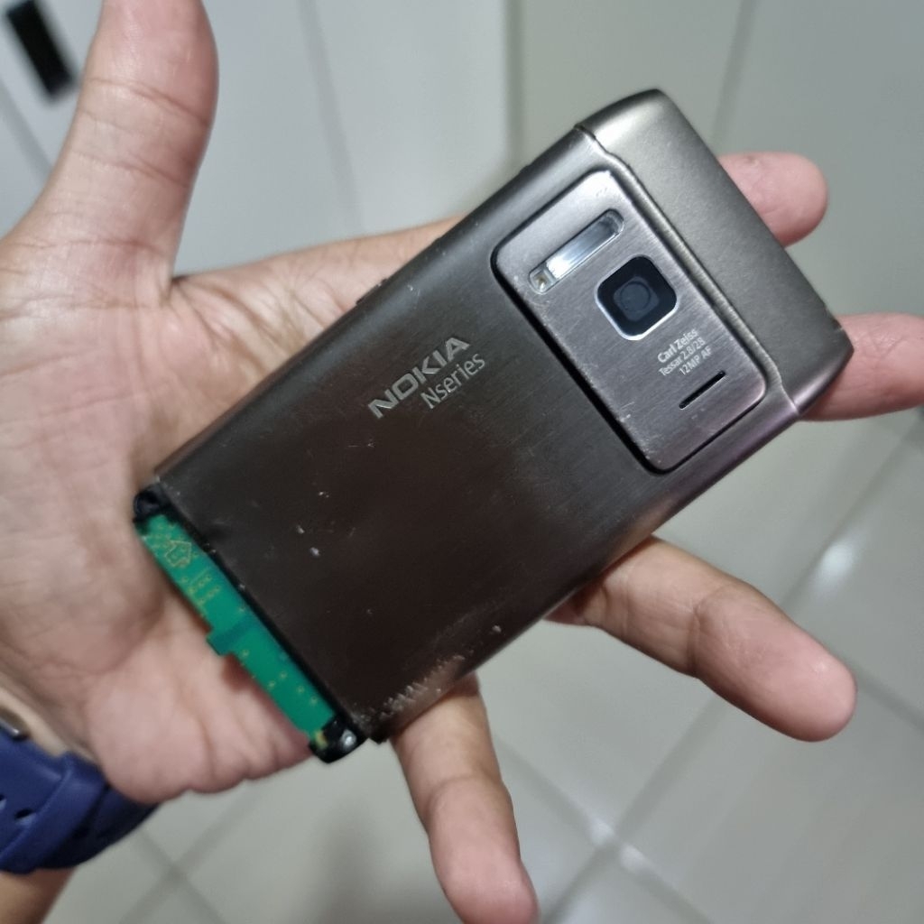NOKIA N8 BAHAN  / MINUS 02