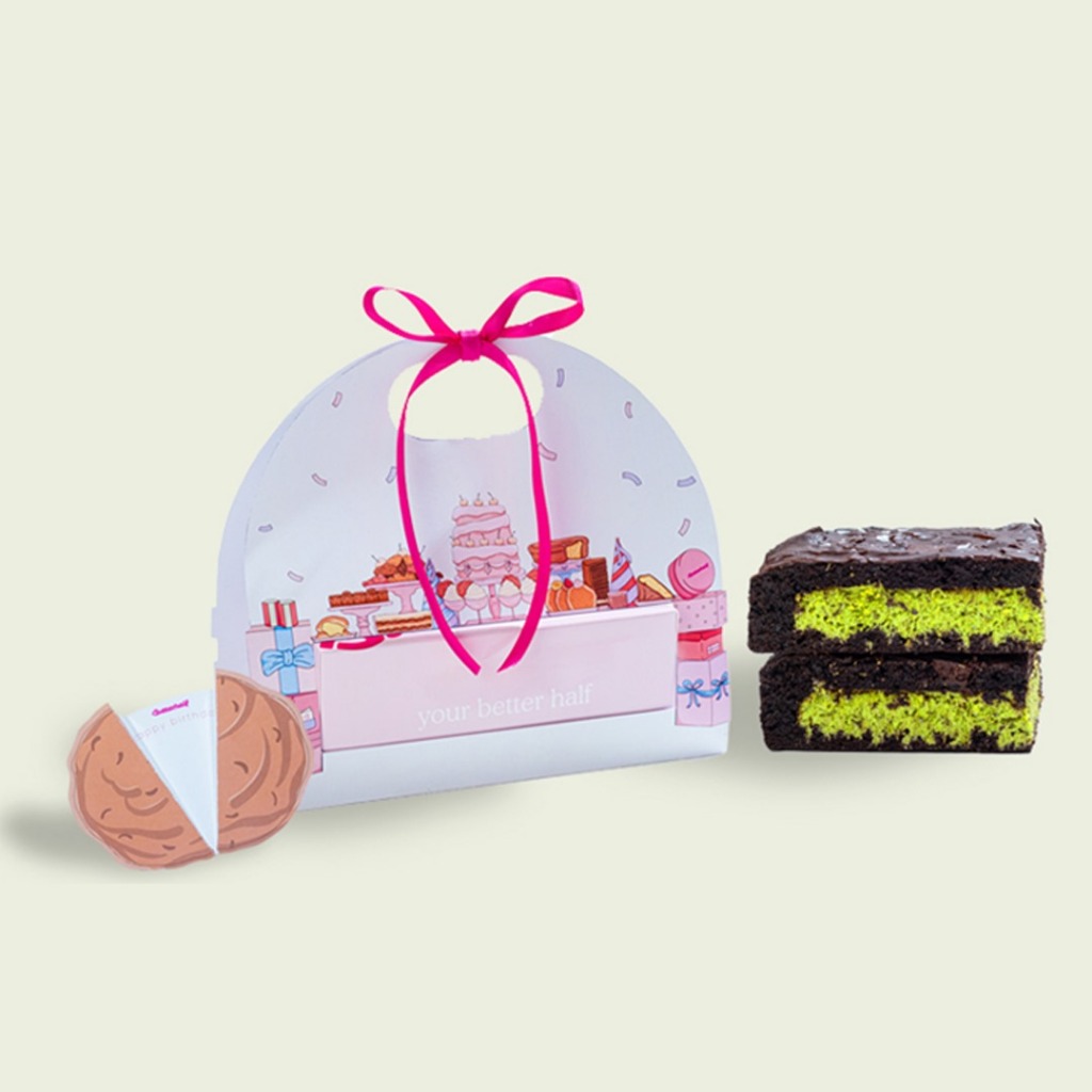 

BROWNIES Pistachio Kunafa 2pcs + Carrier Gift Set