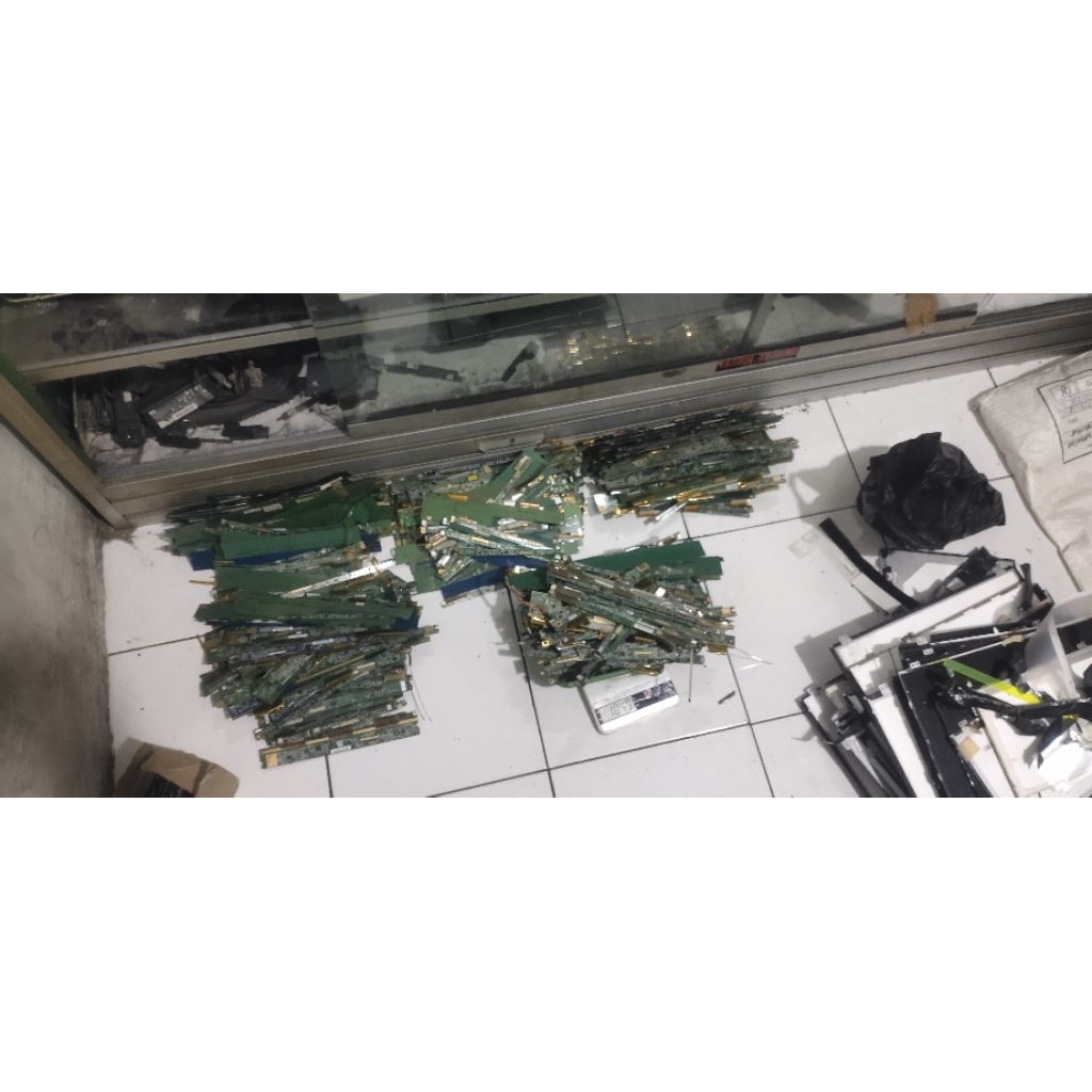 Rongsokan tcone led laptop