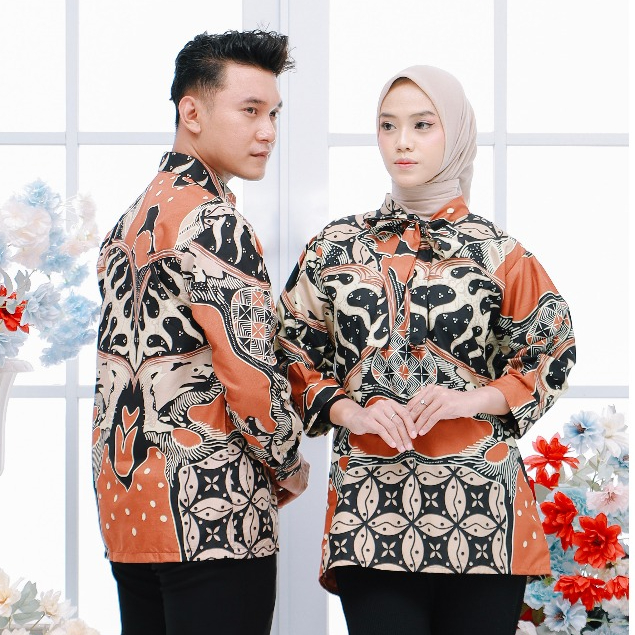 BATIK TRUSMI Set Couple Blouse Batik dan Kemeja Batik Kombinasi Kiandra Orange