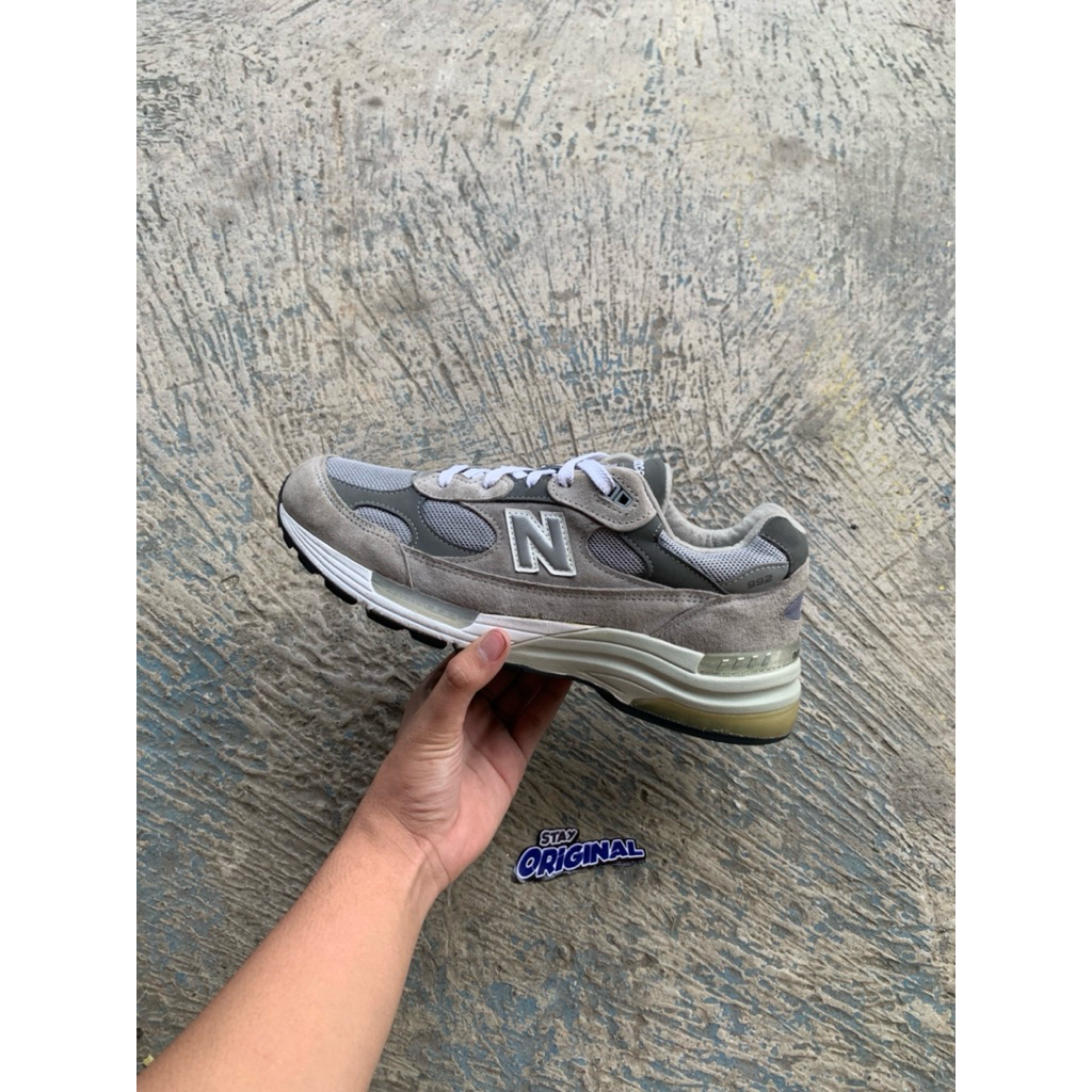 new balance 992 grey (100% authentic )