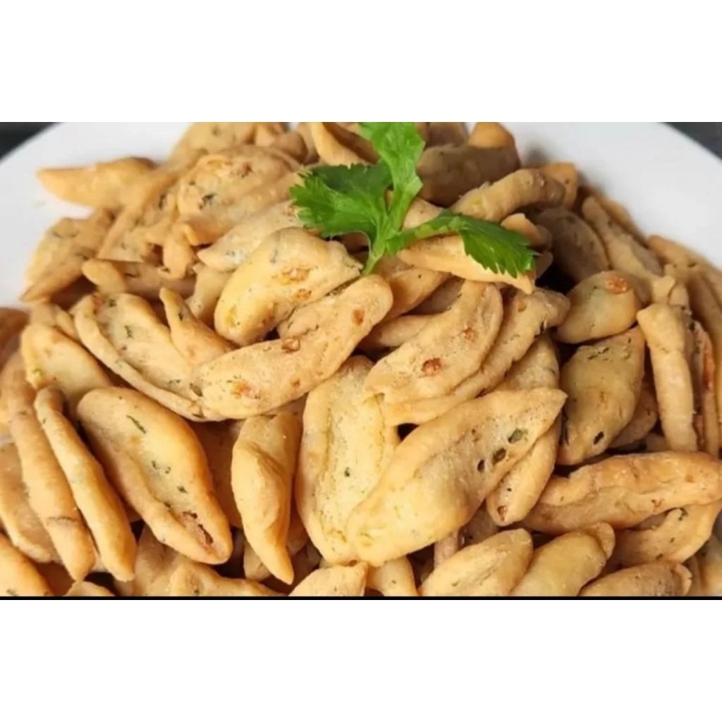 

Kue Bawang Gunting Renyah Gurih dan Enak Netto 1kg