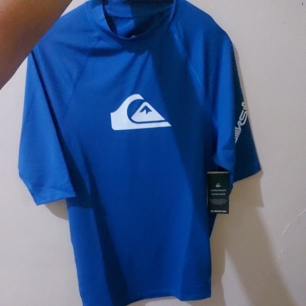 Rashguard Quiksilver Short Sleeve UPF 50+ size L warna Navy /Biru Tua / Baju Renang Pria Lengan Pend