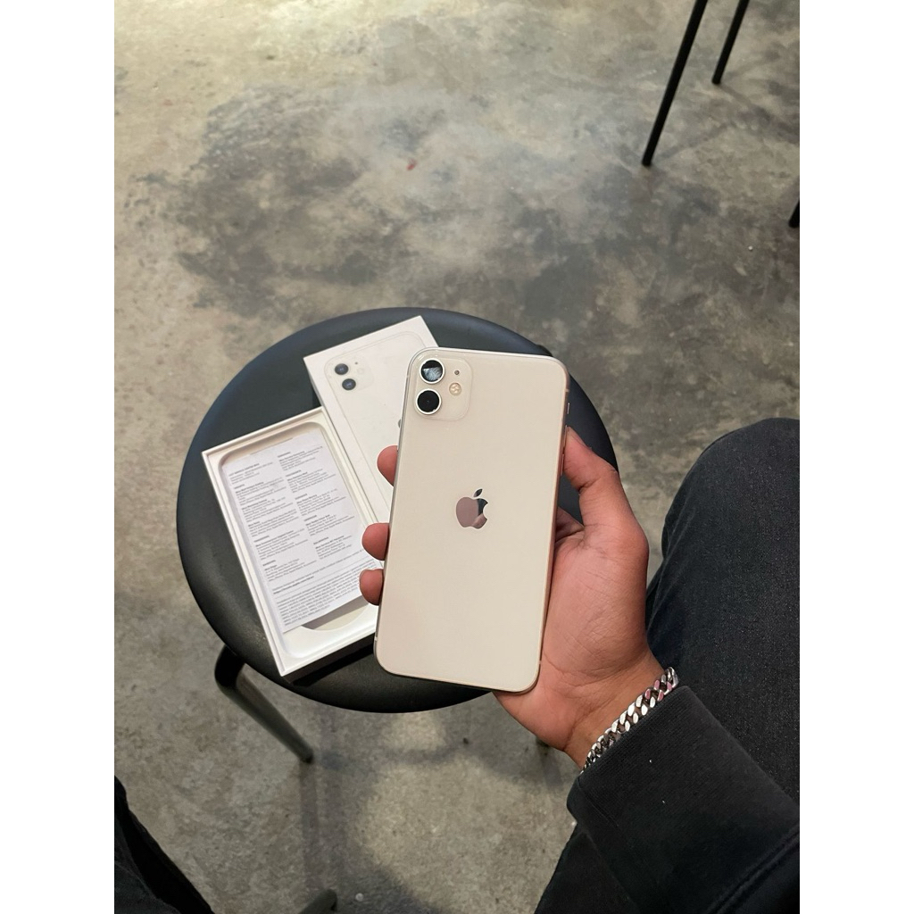iphone 11 64gb white secound