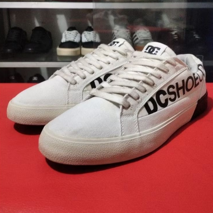 SEPATU SECOND DC PUTIH PEMAKAIAN DI SIZE 41