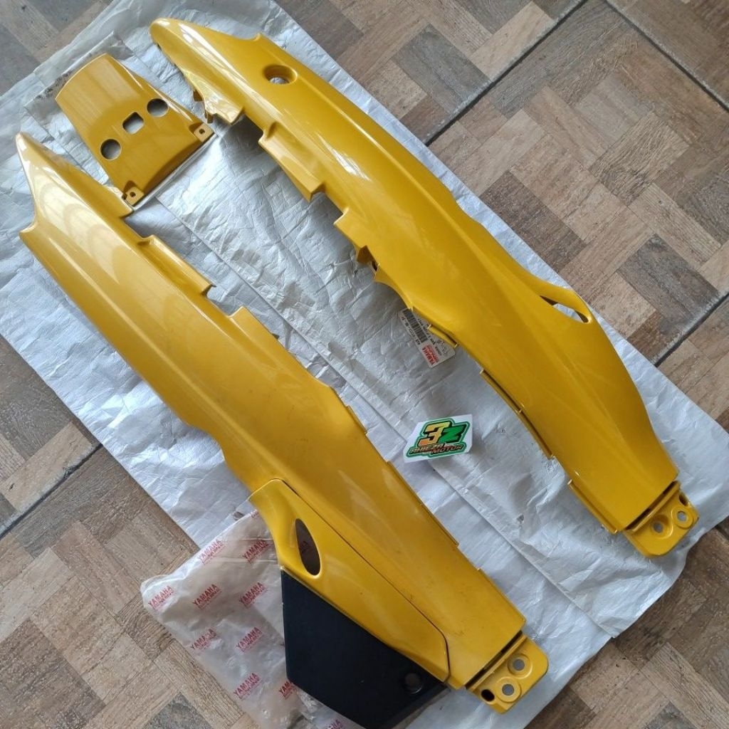 Cover side body Bodi belakang set F1zr Fizr LE kuning ryc1 original baru YGP nos