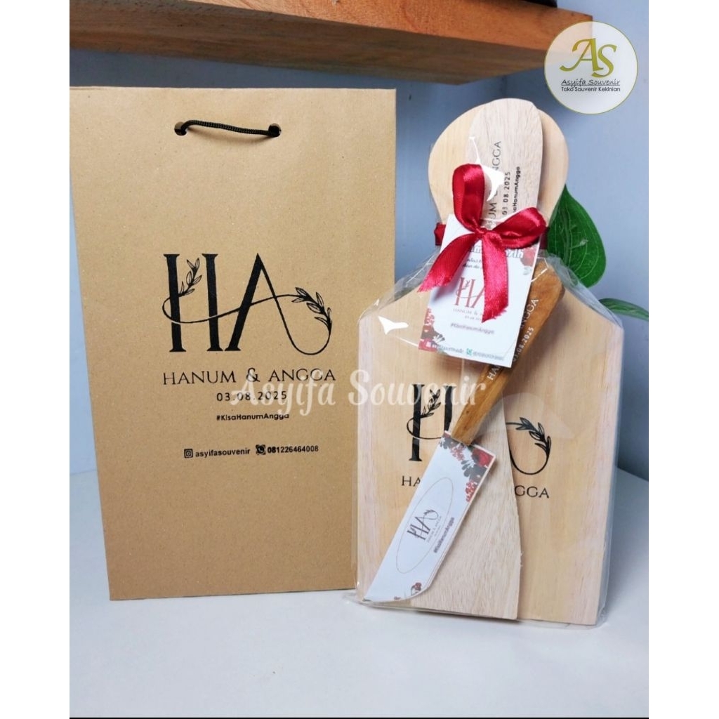 Souvenir paket talenan, solet, pisau plus paperbag