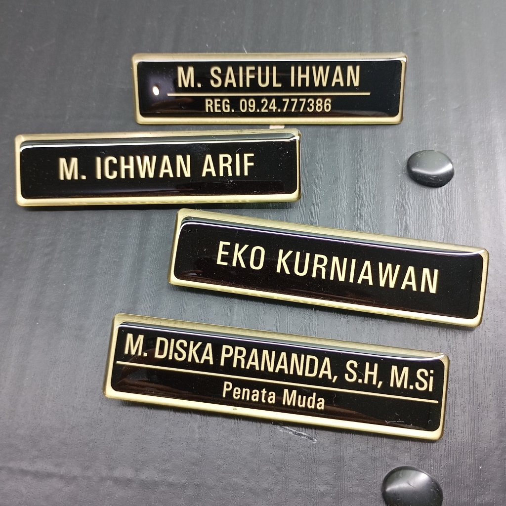 

PO 1 hari - Name Tag Peniti Papan Nama Dada Akrilik Kuningan Stainless 2x8cm Resin Clear Bisa Satuan