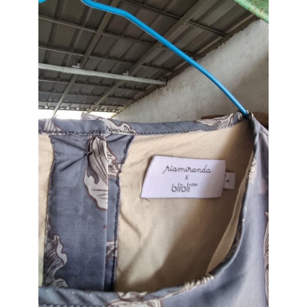 gamis riamiranda Preloved