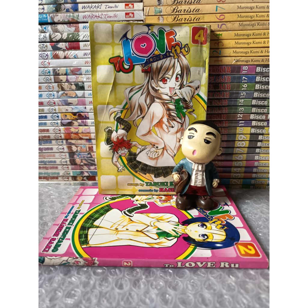 Komik To Love Ru by Yabuki Kentaro.