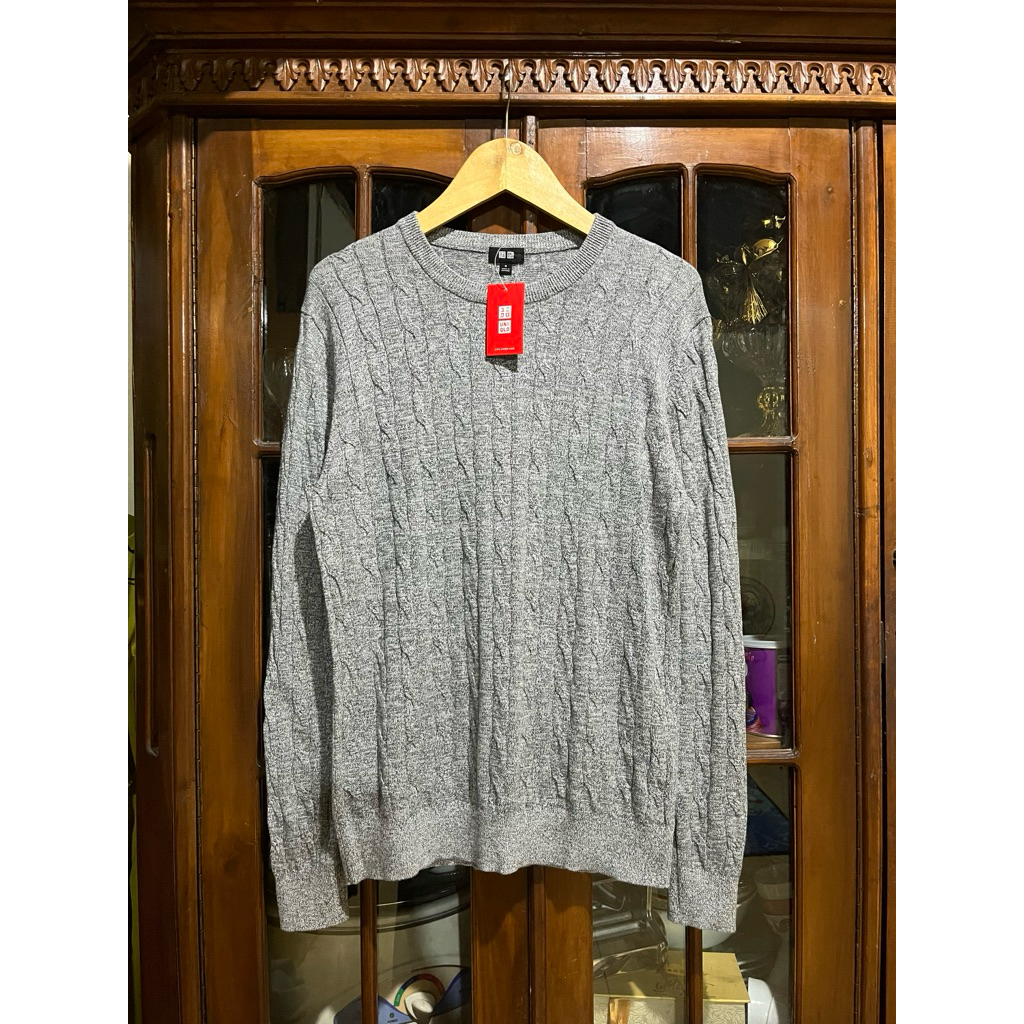 sweater kepang uniqlo