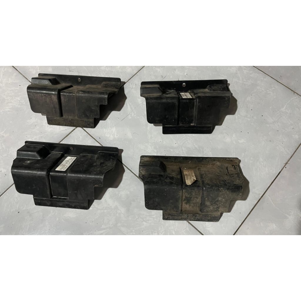 cover tutup aki revo lama revo kapinis bekas original