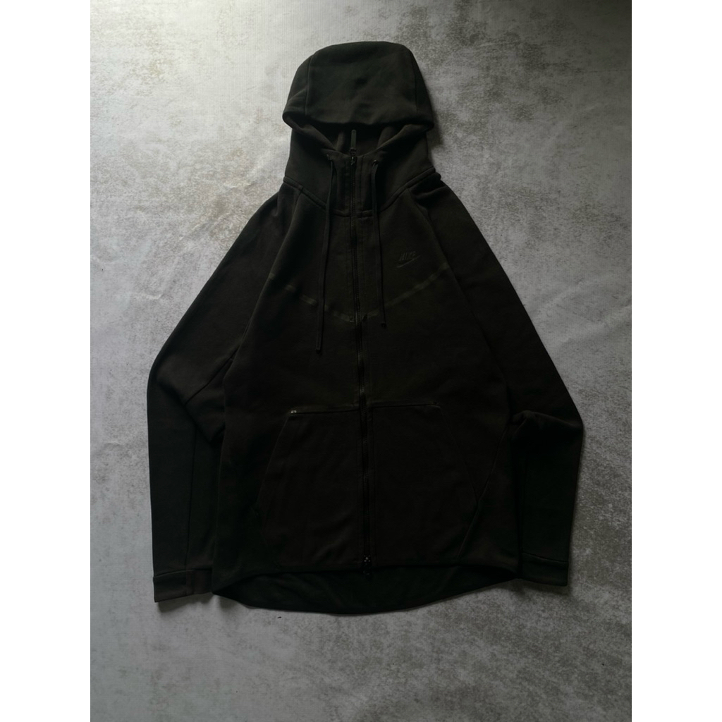 Nike tech fleece old season second