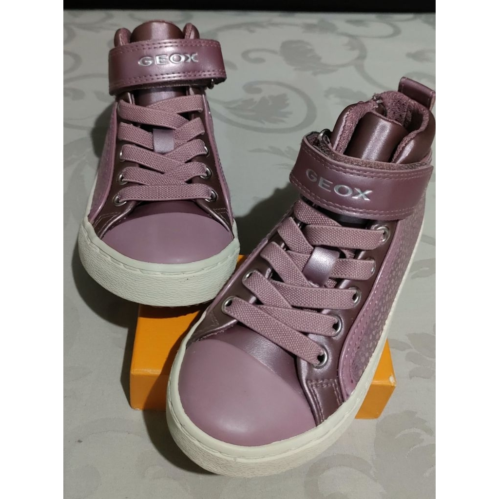 sepatu anak geox