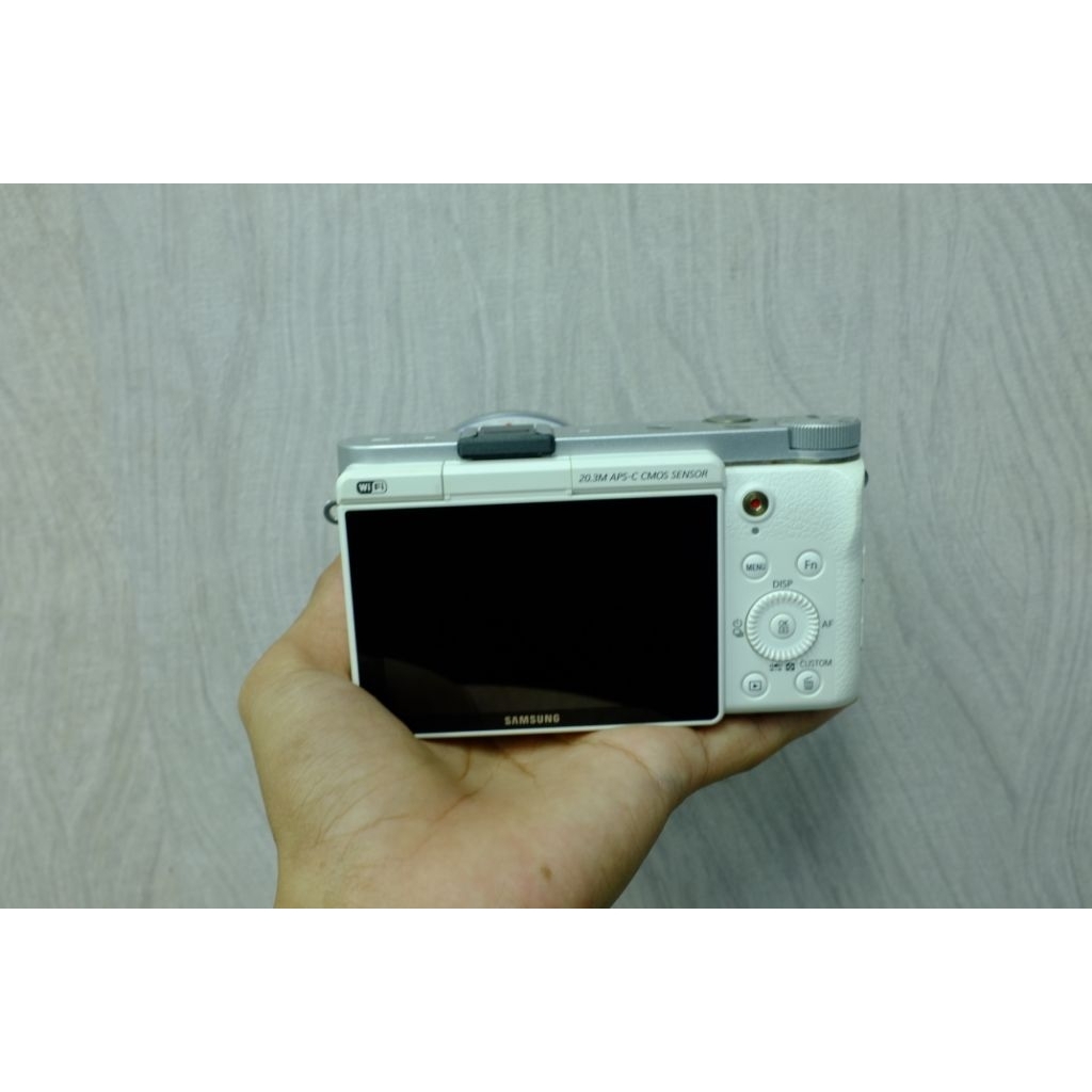 Kamera Mirroles samsung NX 3000 lensa kit