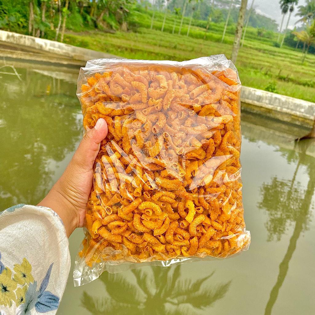 

Makaroni Pedas Kriuk Kemasan 1 kg – Renyah Gurih Teman Nonton | Mutiara Jaya