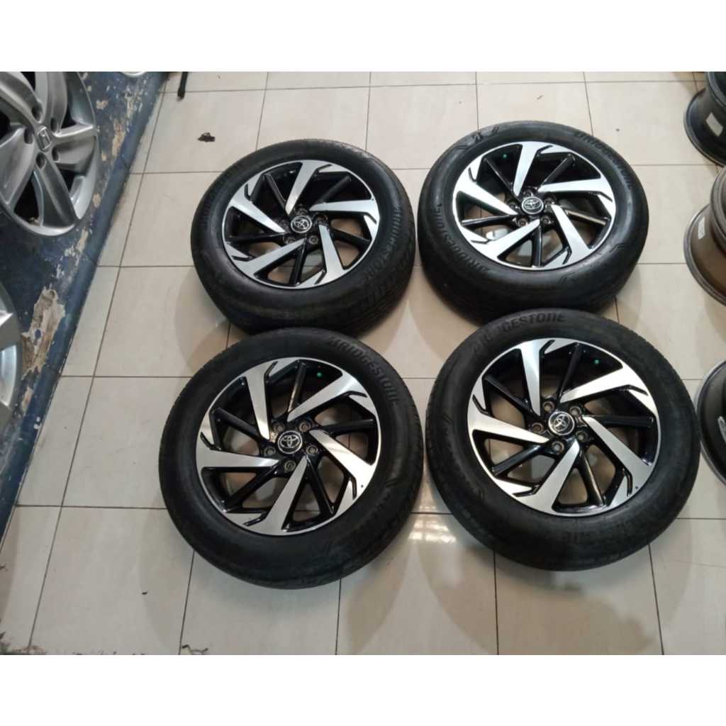 velg mobil standar rush ring 17 bekas copotan plus ban 215 60 R17 Brigestone thn 2019