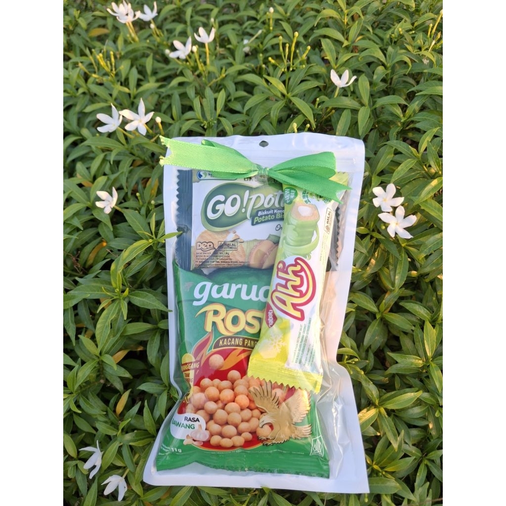 

mini gift/mini hampers/snack ulang tahun wisuda hari raya