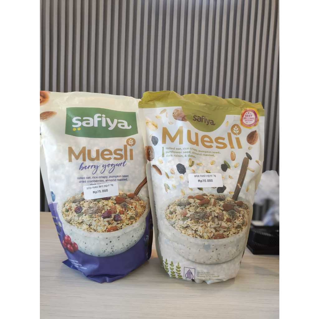 

muesli berry yougurt