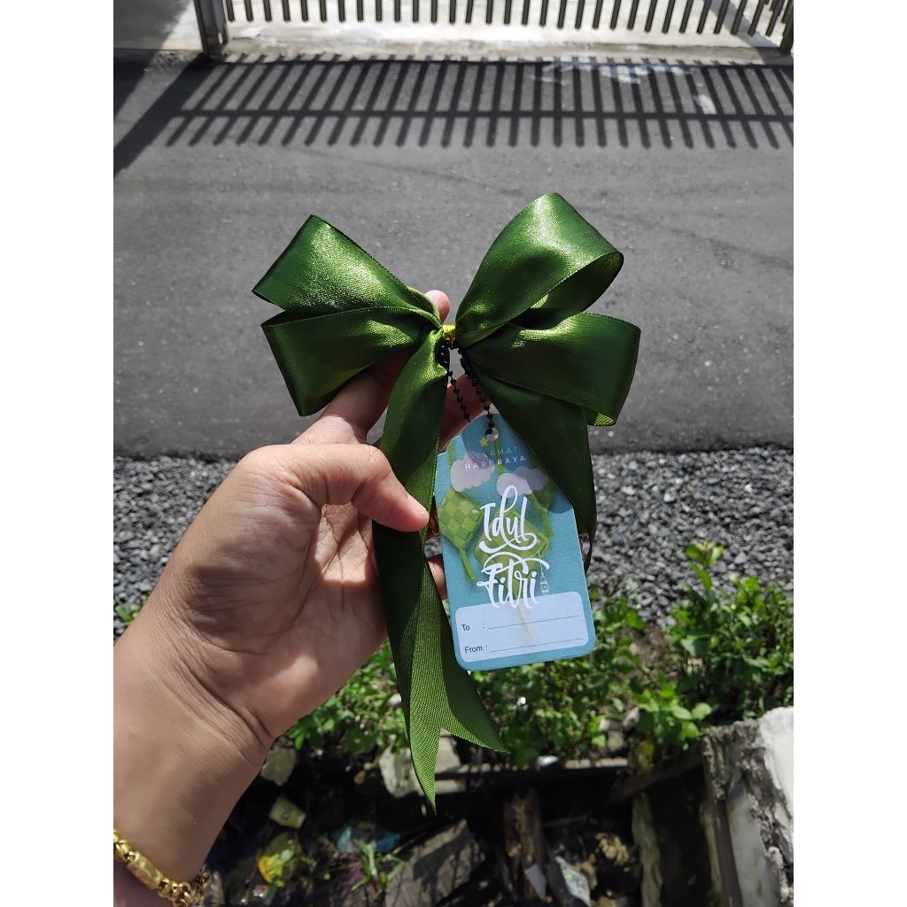 

[ PITA + HANTAG ] PITA SATIN SIAP PAKAI BESAR UNTUK PARCEL HAMPERS LEBARAN IDUL FITRI FREE KARTU UCAPAN/HANTAG