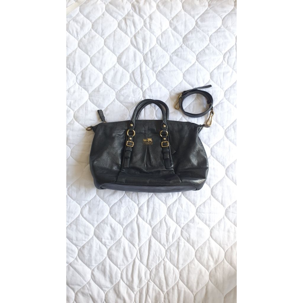 Coach black leather shoulder bag original authentic / woman preloved preowned tas kulit hitam wanita