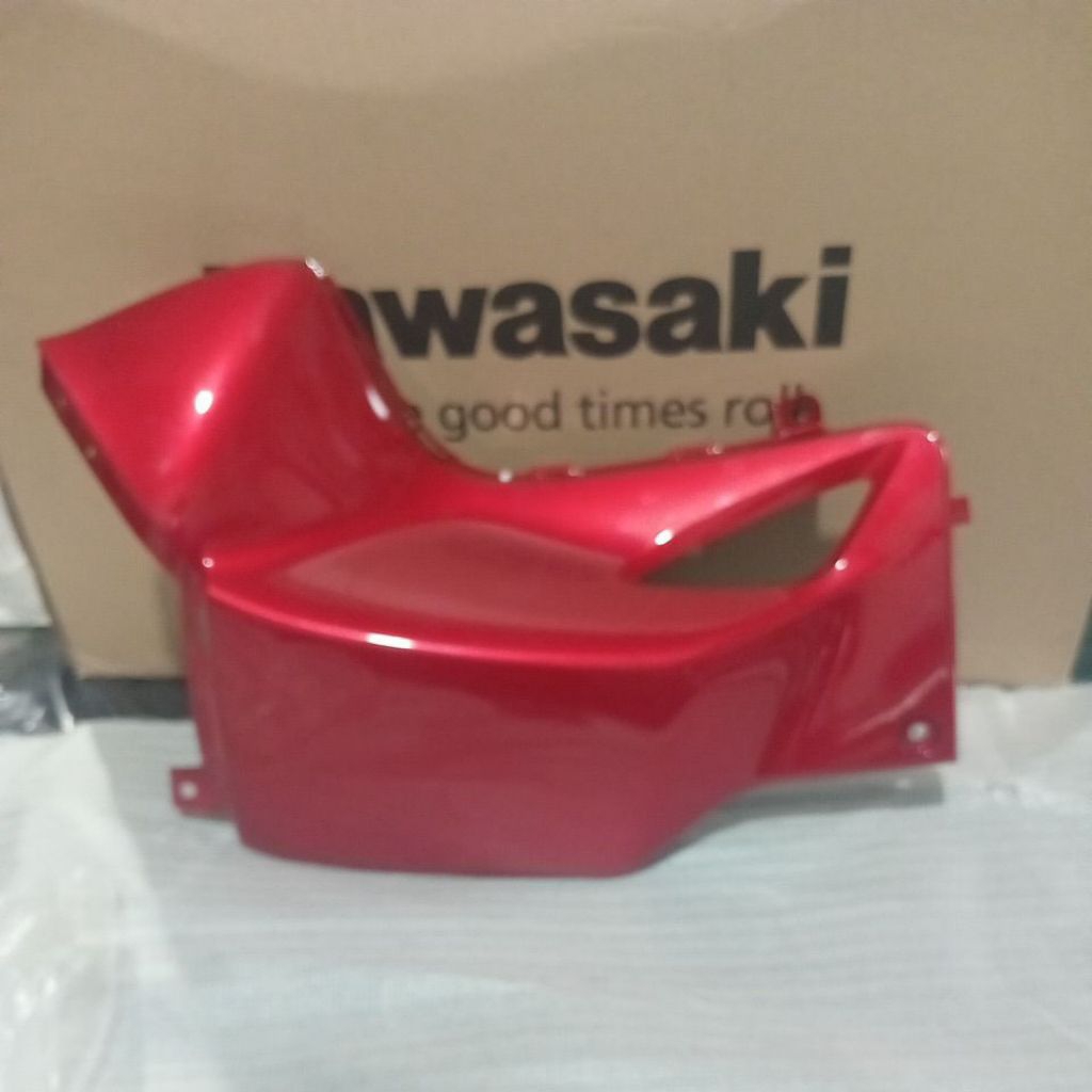body samping kiri kawasaki zx 130 merah