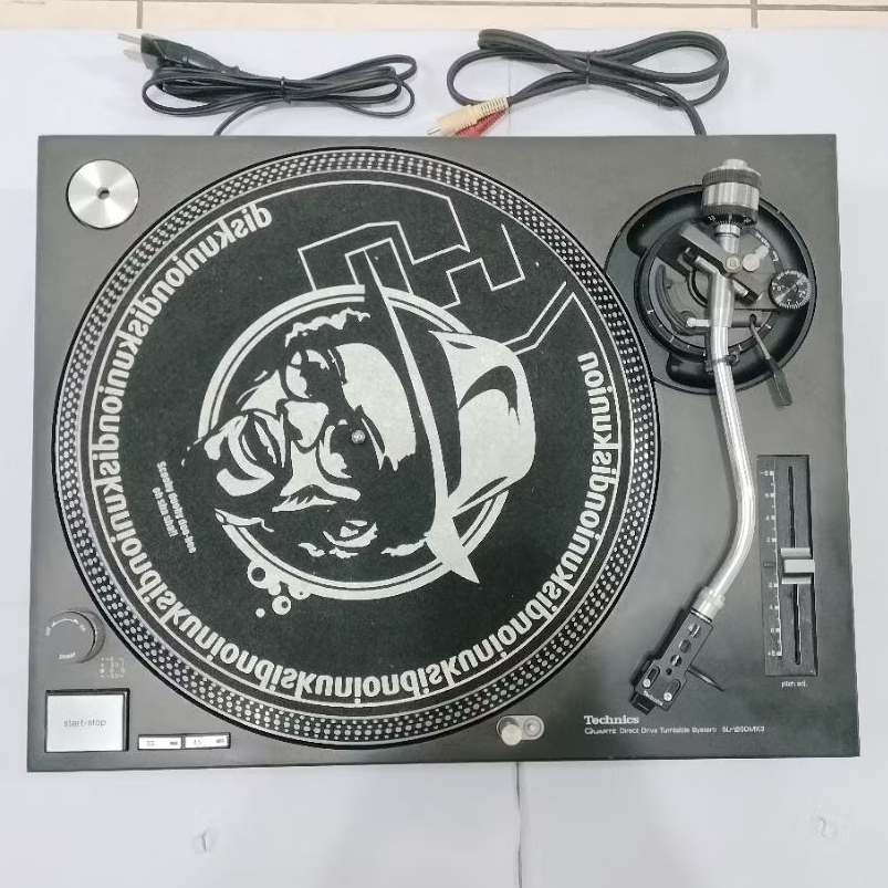 Turntable Technics SL1200 MK3