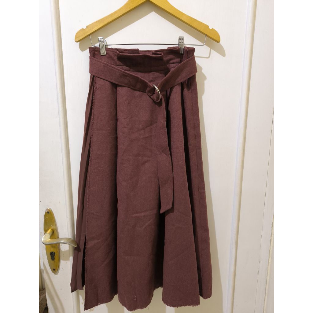 Preloved Rok Maroon Two Tone by Mila Owen