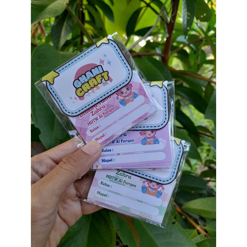 

Stiker Nama dan Sekolah Custom untuk Buku Tulis Sekolah