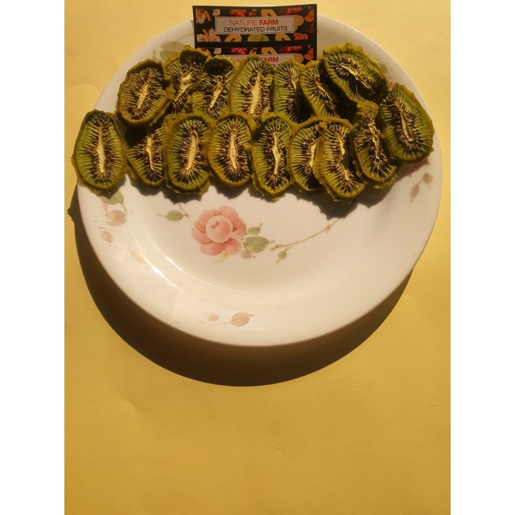 

Nature Farm Premium Dried Kiwi Slices - Kiwi iris kering garnish - resin - tea - infused water