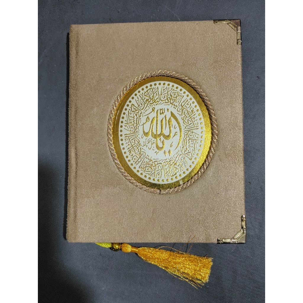 Yasin hardcover 132 beludru tali emas