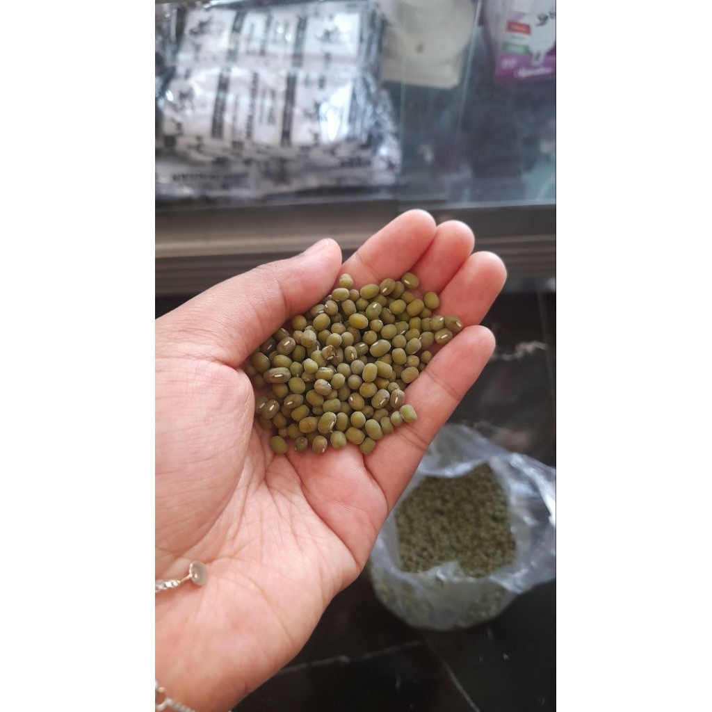 

kacang hijau super 250 gr