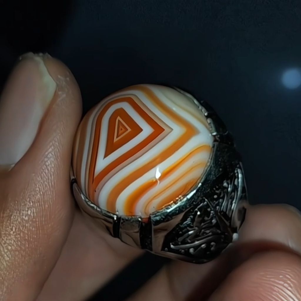 Batu akik Yaman junder segitiga Simetris