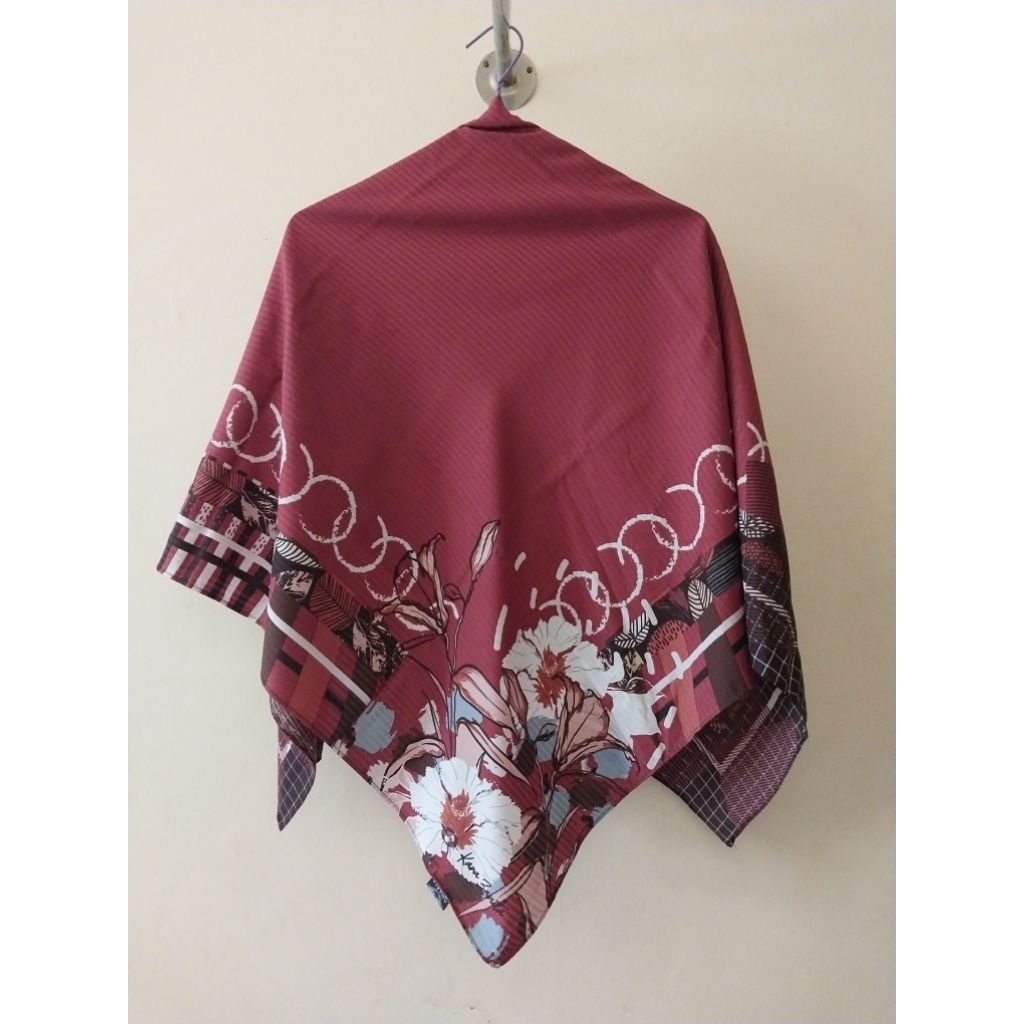 HIJAB MOTIF SEGIEMPAT BY ADABIA HIJAB