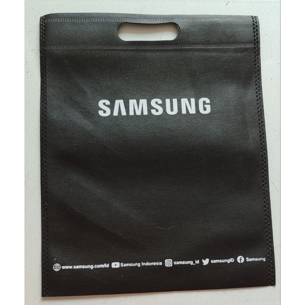 Kantong Paper Bag / Goodie bag Samsung ( bahan kain tebal)
