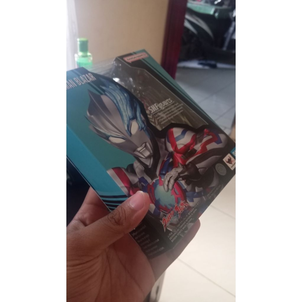 SHF Ultraman Blazar bib