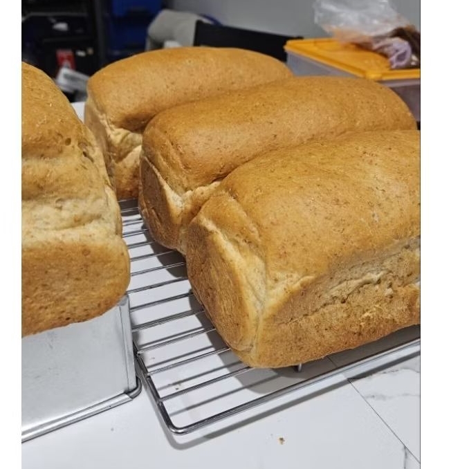 

Okt's kitchen Sidoarjo [Roti Tawar Gandum] (Whole wheat bread)