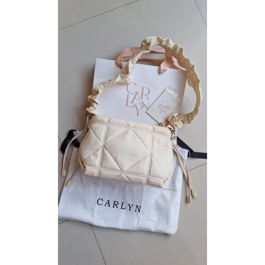 preloved CARLYN reeve