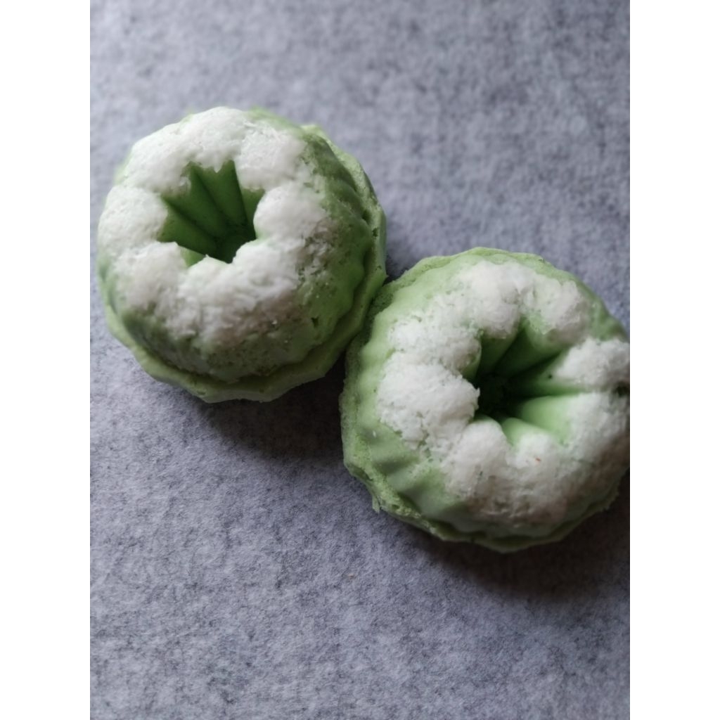 

Kue Putu Ayu Lembang. Kue Basah. Kue tradisional Indonesia. Snack box