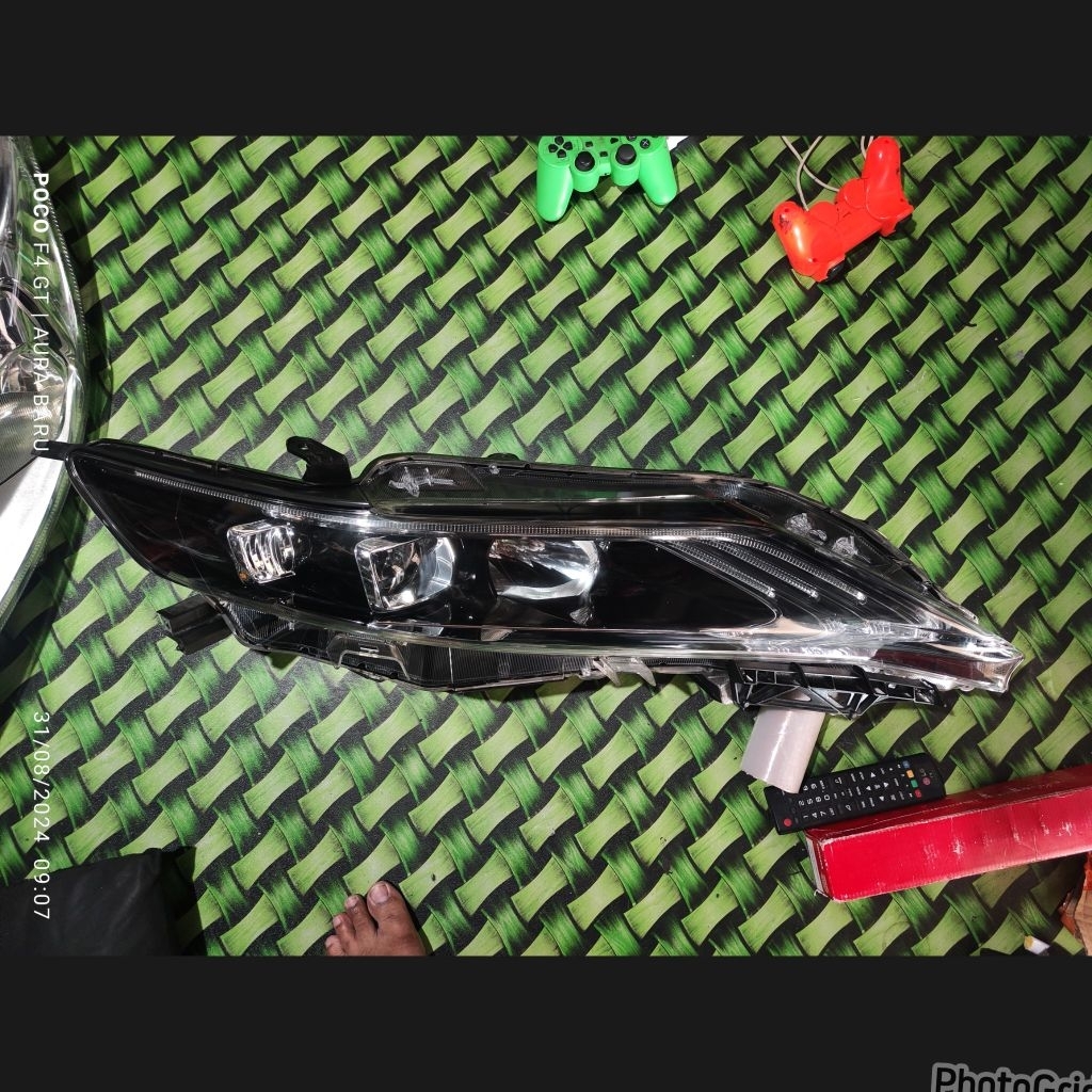 Headlamp Toyota Harrier 2014-2019 Original Genuine