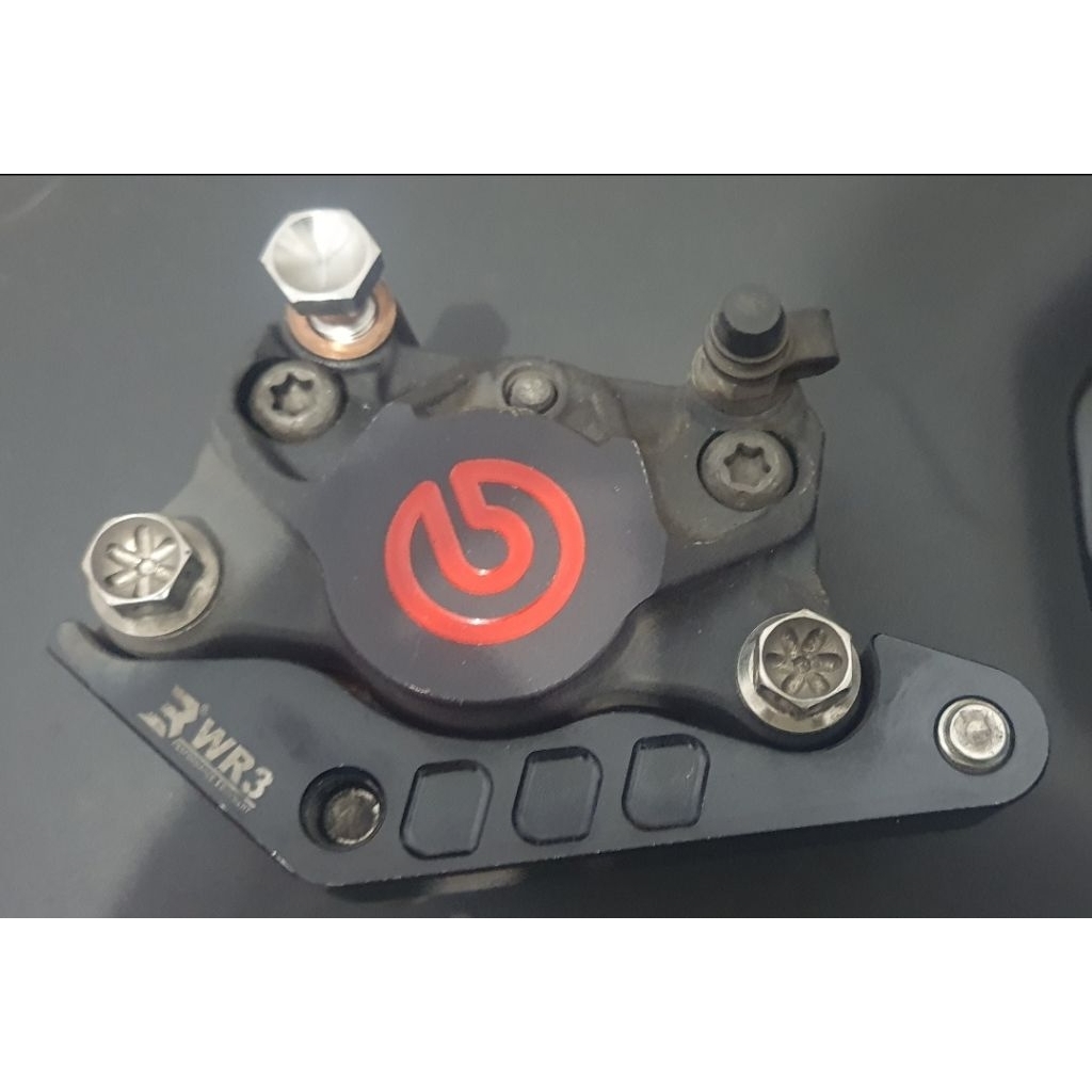 Kaliper Brembo 2P Second + Bracket