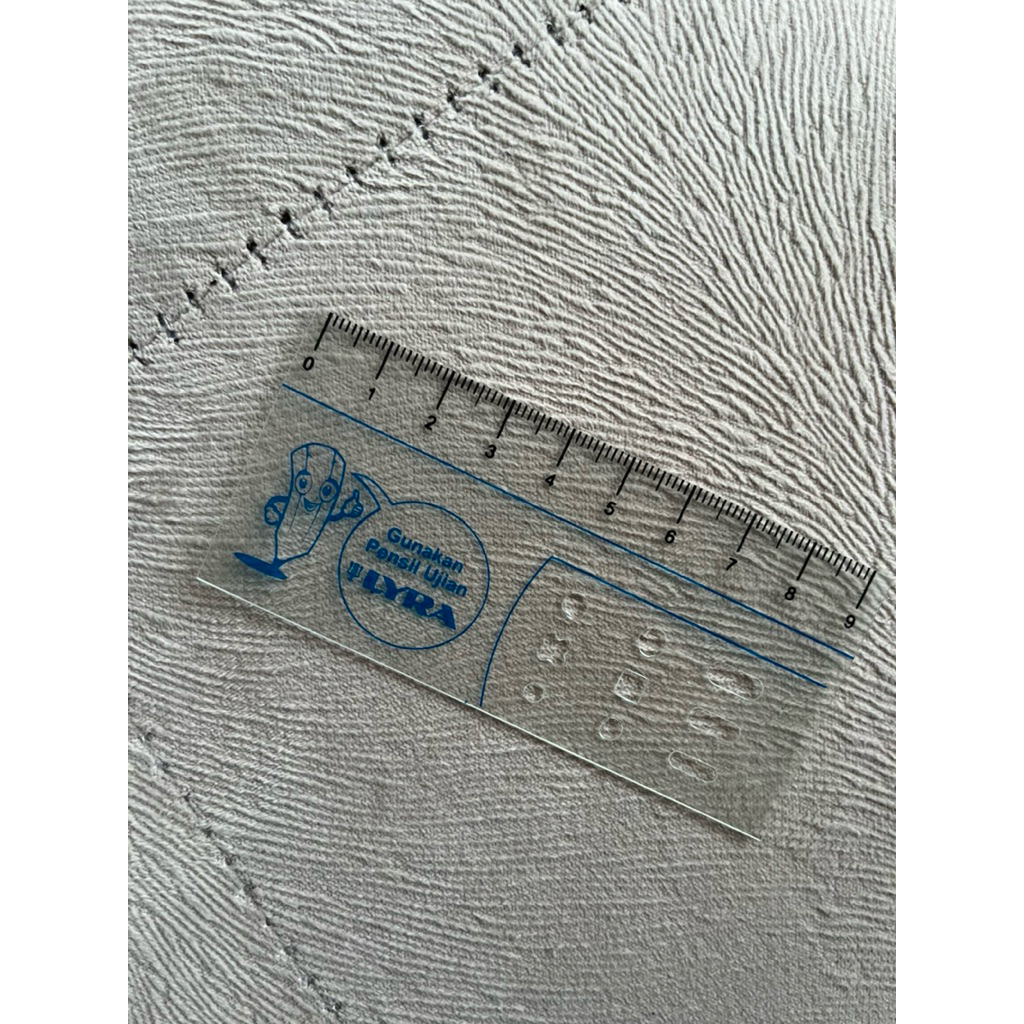 

[PRELOVED] Penggaris Ujian Lyra 10 cm