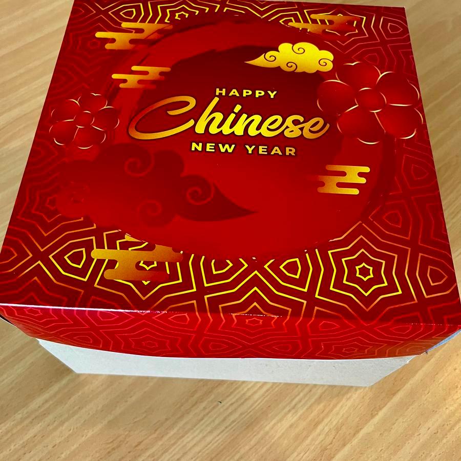 

dus merah imlek bahan duplex packing kemasan hampers kue bolu chiffon brownies dus chinese new year ukuran 25x25x20 cm