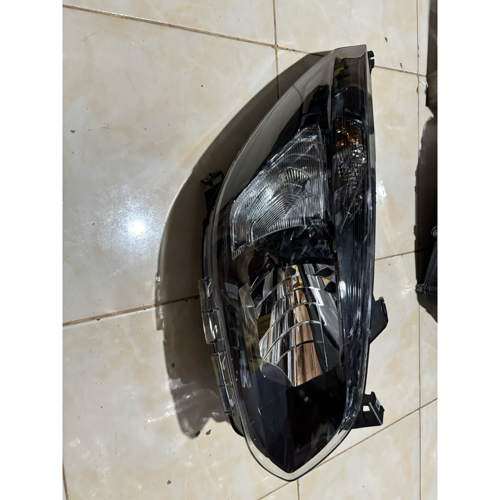 headlamp  Chevrolet spin active smok kanan original