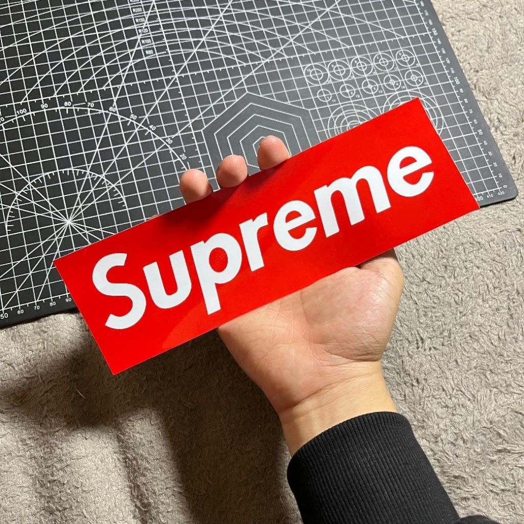 

BIG STICKER SUPREMEE UKURAN BESAR 22CM