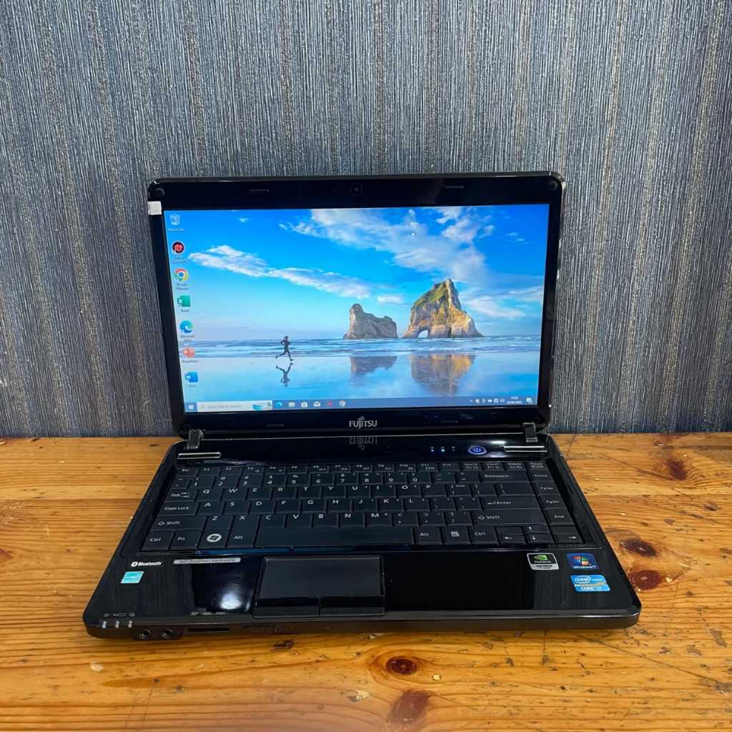 Fujitsu Lifebook LH531, Core i7-2620M, 8/128, #VGA, Black