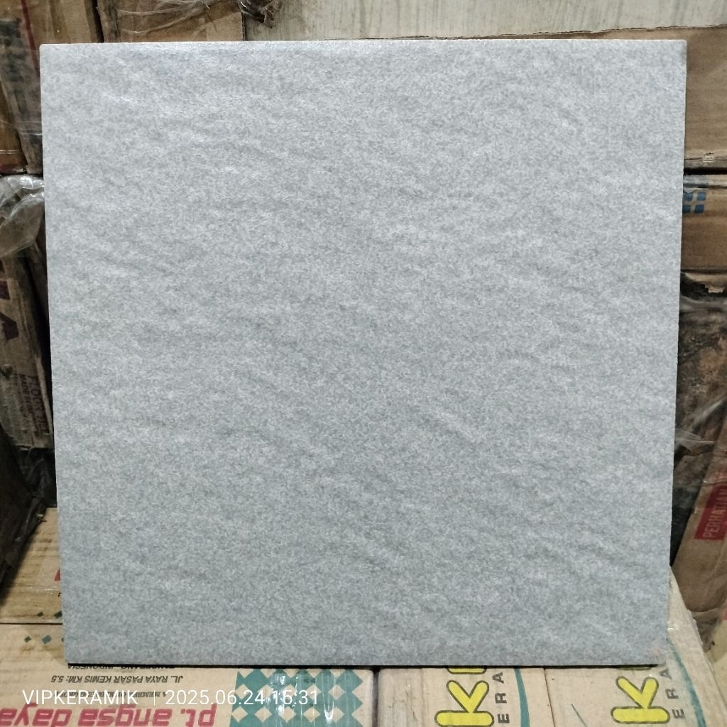 KERAMIK LANTAI KASAR IMPRESSO ROCKY GREY/BLACK 30X30 KW1